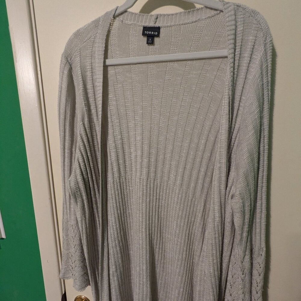 Torrid Size 3 open front cardigan sweater with flare sleeve detail